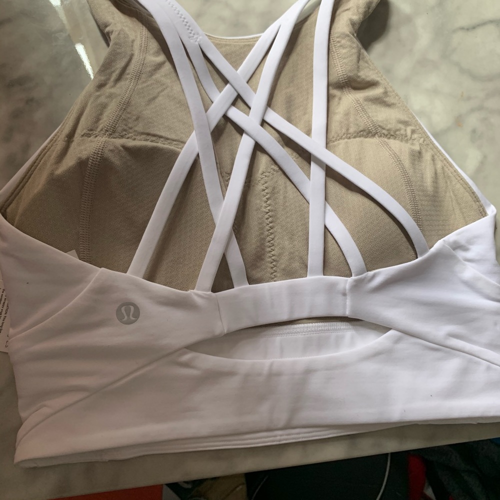 Lululemon free to be serene bra